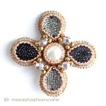 Ｓｕｚａｎｎａ　Ｄａｉ ビジュークロス　ブローチ