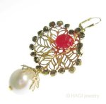 HAGI ピアス・イヤリング ユリの花