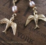 HAGI ピアス・イヤリング 親ツバメと卵