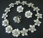 KJL　野バラネックレス