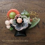 NY ブローチ 　生け花 珊瑚・天然石