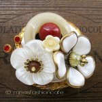 NY ブローチ 花 MOP ベークライト