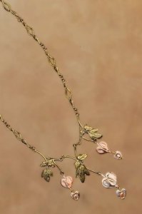 （画像用） マイケルミショー ネックレス 真珠・タイツリソウ