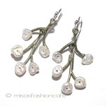 真珠　カスミソウのお花 ピアス　または　クリップ