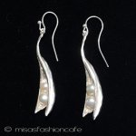 真珠　さやえんどう豆　 ピアス　または　クリップ