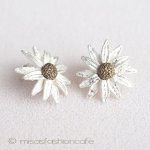 Michaud ピアス　　 　デイジーの花
