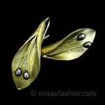 Michaud ピアス Hostaフラワー