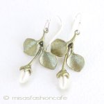 マイケルミショー真珠の花 ピアス　または　クリップ