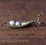 マイケルミショー ブローチ 　真珠 さやえんどう豆