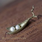 マイケルミショー ブローチ 　真珠 さやえんどう豆