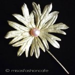 マイケルミショー ブローチ 真珠　ゼラニウムの花