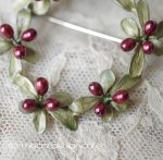 マイケルミショーブローチ 真珠ベリーのリース