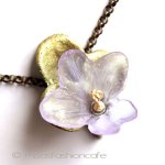 マイケルミショー・ネックレス ガラス製　すみれの花