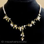 パールの花　ネックレス 真珠と葉　ボタニカル