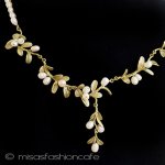 パールの花　ネックレス 真珠と葉　ボタニカル