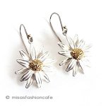 デイジーのお花　再販 ピアス　または　クリップ