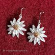 （画像用） デイジーのお花　再販 ピアス　または　クリップ