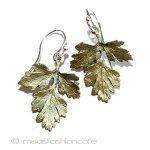 ピアス　または　クリップ 　ハーブ：　パセリ