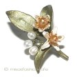 （画像用） マイケルミショーブローチ オレンジの花　真珠