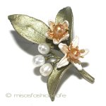 マイケルミショーブローチ オレンジの花　真珠