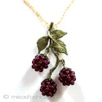 ラズベリー野苺ネックレス 真珠・天然石ガーネット