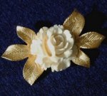 象牙アイボリー　ブローチ