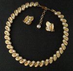 クラウンTrifari ネックレス＆イヤリングセット