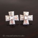 ＳＰＡＲＫＬ　十字架・クロス イヤリングまたはピアス