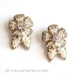 ＳＰＡＲＫＬ　パールのお花 イヤリングまたはピアス