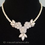 ＳＰＡＲＫＬ　ネックレス パールのお花＆銀葉