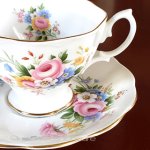 ロイヤルアルバート　英国製 花ブーケ　カップ＆ソーサー