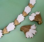 クラウンTrifari　ネックレス＆イヤリングセット