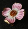 （画像用） クラウンTrifari ハナミズキ ブローチ