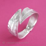 クラウン　 トリファリ Ｔｒｉｆａｒｉ銀の葉バングル