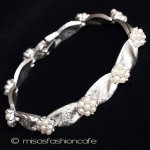 Ｔｒｉｆａｒｉ　 トリファリ パール花りぼん　ブレス