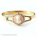 Trifari　 トリファリ カメオ　ブレスレット