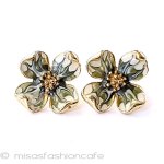 Trifari　 トリファリ ハナミズキの花ピアス