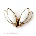 Trifari　 トリファリ ガラスの花イヤリング