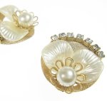 パール の花びらイヤリング