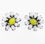 Weiss　イヤリング デイジーのお花