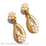 Ｔｒｉｆａｒｉ　 トリファリ パールのお花　イヤリング