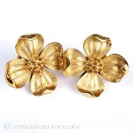 Trifari　トリファリ ハナミズキ花イヤリング