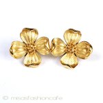 Trifari　トリファリ ハナミズキ花イヤリング