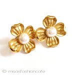 Trifari　 トリファリ ハナミズキ　イヤリング