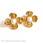 Trifari　 トリファリ ハナミズキ　イヤリング