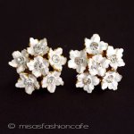 ＳＡＮＤＯＲ　イヤリング 白いフラワーブーケ