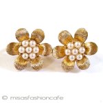 Trifari　 トリファリ パールの花イヤリング