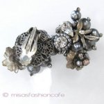 Robert刻印イヤリング バロックパール・フラワー