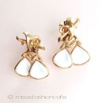 Trifari　 トリファリ ガラスお花　イヤリング