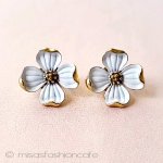 ヴィンテージイヤリング トリファリ　ハナミズキ